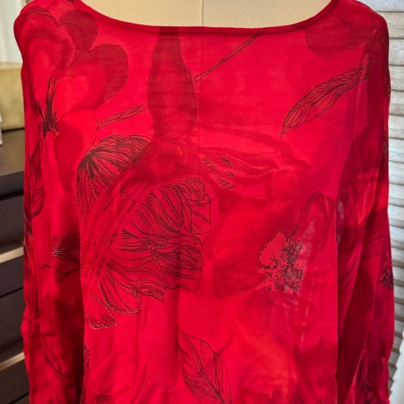 Woman's Chico's Red Sheer Floral Blouse. Size 2/L - Picture 5 of 7